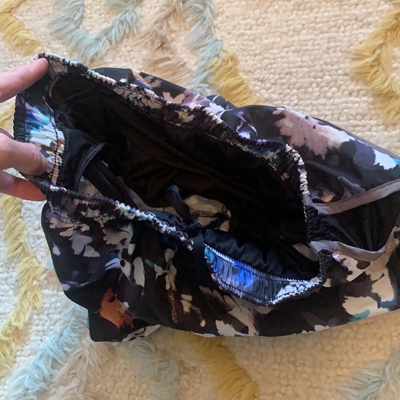 Nike floral shorts - Picture 11 of 17